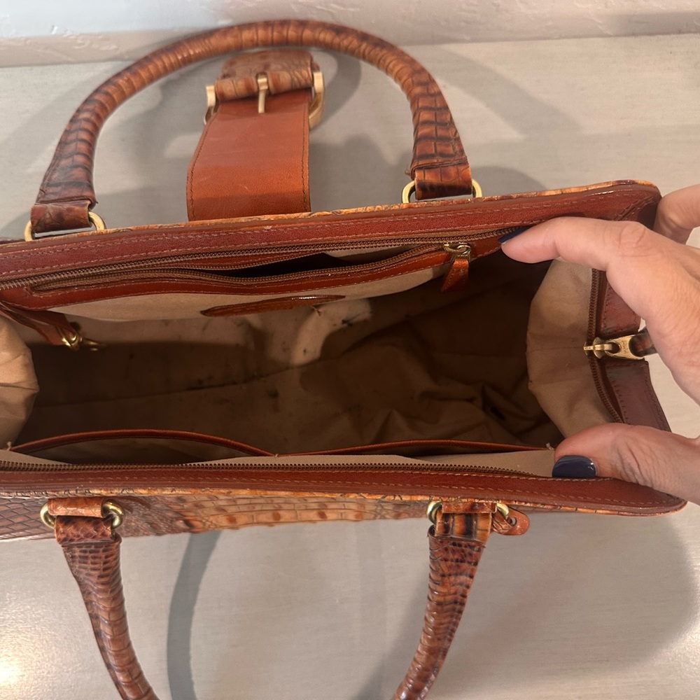 Brahmin Brown Croc-Embossed Leather Shoulder Bag with Gold Hardware - Picture 7 of 7